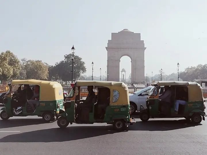 india_gate_rajpath_avenue_dehli_half