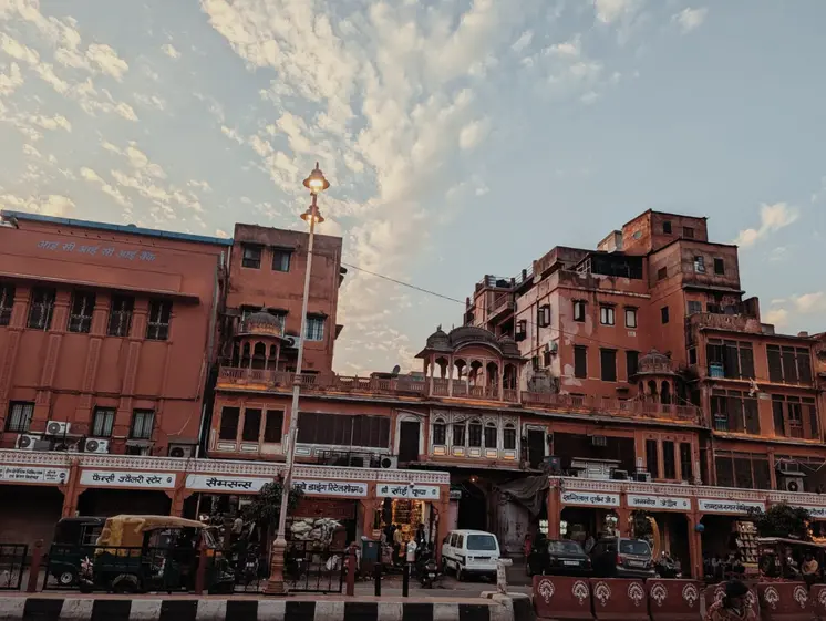 jaipur_pink_building_half