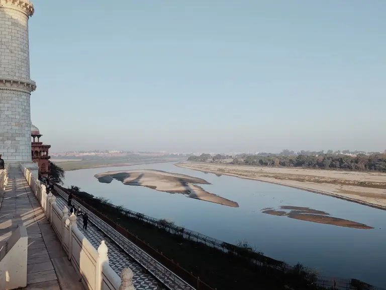 yamuna_river_agra_taj_mahal_half